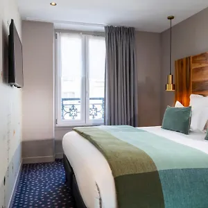 Maxim Folies Hotel