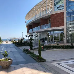 Fishta & Hotell Velipojë