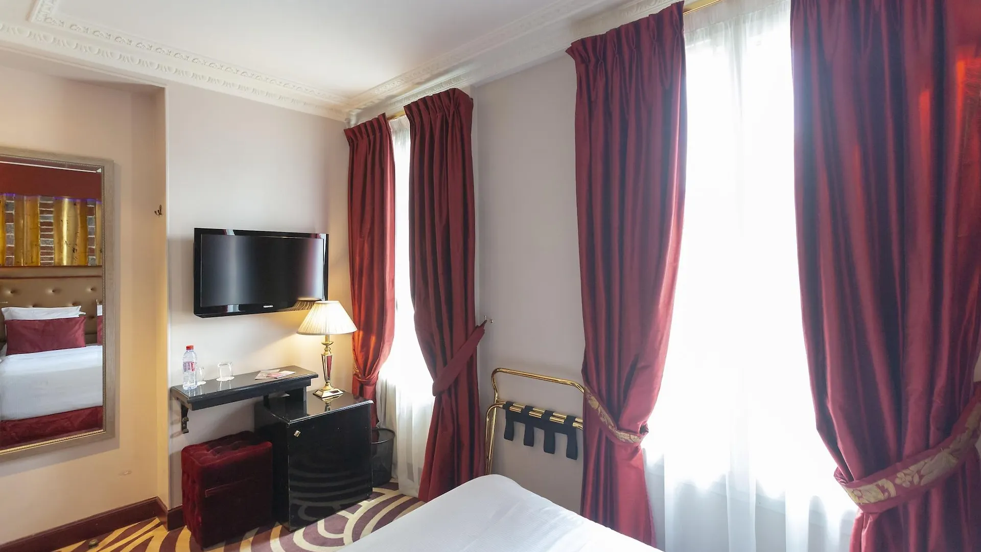 Hotel Du Beaumont Paris