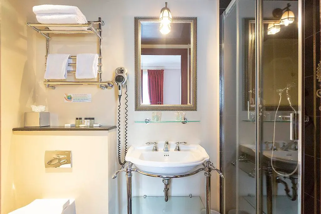 Hotel Du Beaumont Paris