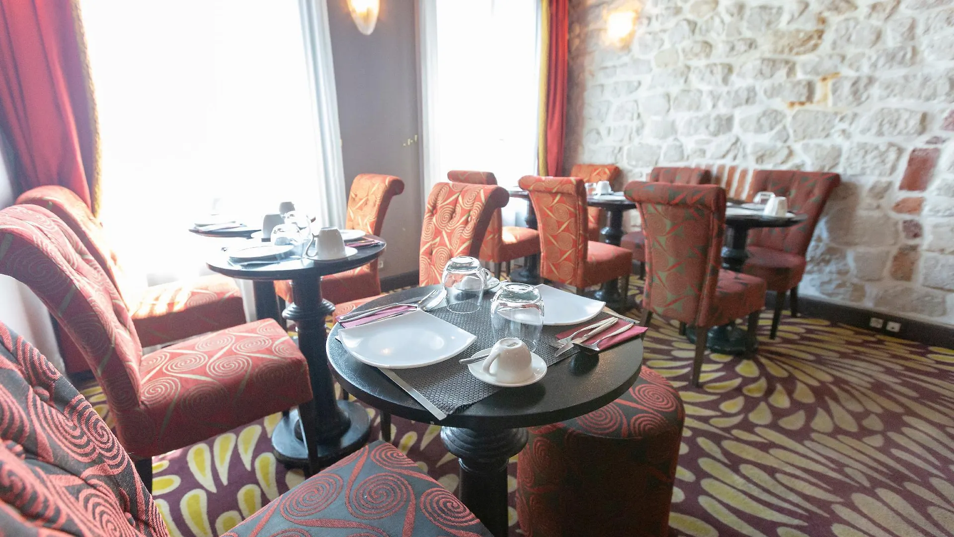 ****  Hotel Du Beaumont Paris France