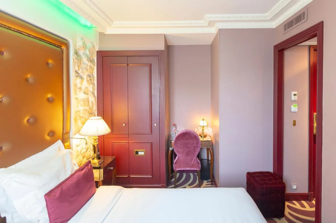 Hotel Du Beaumont Paris